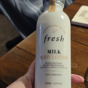 Fresh Milk Body Lotion -‎ White